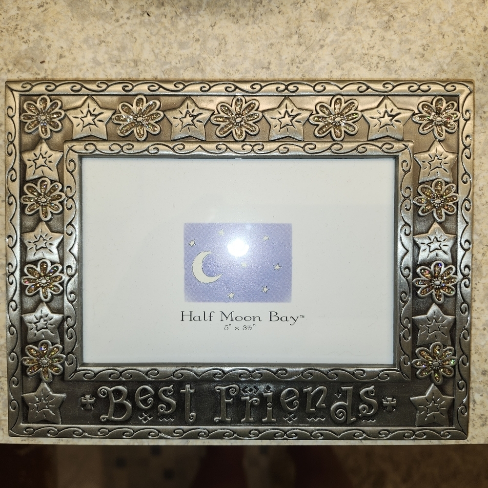 Half Moon Bay Silver Tone 'Best Friends' Photo Frame 3.5 x 5 Inch New